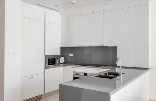 Al Wasl Apartment | Blueground | Al Wasl, pool, nr Canal