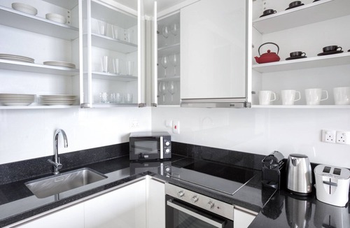 Business Bay Apartment | Blueground | Business Bay, pool, nr Dubai Canal