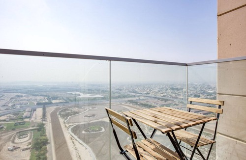 Business Bay Apartment | Blueground | Business Bay, pool, nr Dubai Canal