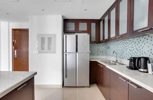 Business Bay Apartment | Blueground | Business Bay, pool, nr Burj Khalifa