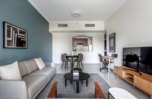 Business Bay Apartment | Blueground | Business Bay, pool, nr Dubai Canal