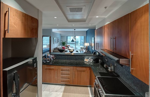 DIFC Apartment | Blueground | DIFC, pool, nr Burj Khalifa
