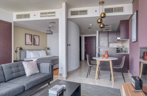 Bur Dubai Apartment | Blueground | DIFC, rooftop pool, nr Dubai Frame