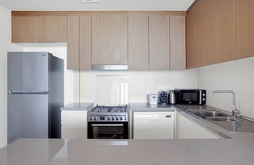Dubai Marina Apartment | Blueground | Dubai Marina, pool, nr Marina