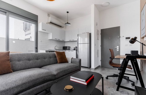Florentin Apartment | Blueground | Florentine, City view, Two balconies (TLV-2)