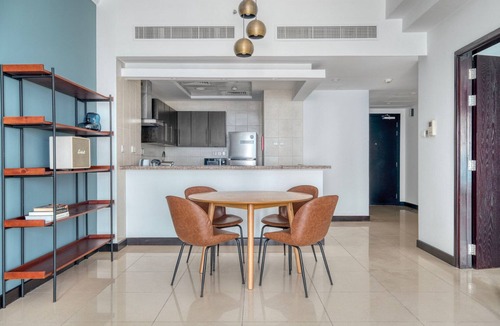 Jumeirah Lake Towers Apartment | Blueground | JLT, pool, nr Dubai Marina