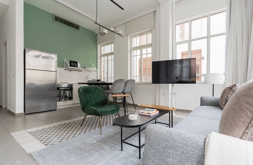 Tel Aviv City Center Apartment | Blueground | Nahalat Byniamin, Exquisite (TLV-53)