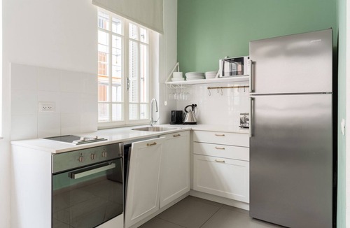Tel Aviv City Center Apartment | Blueground | Nahalat Byniamin, Exquisite (TLV-54)