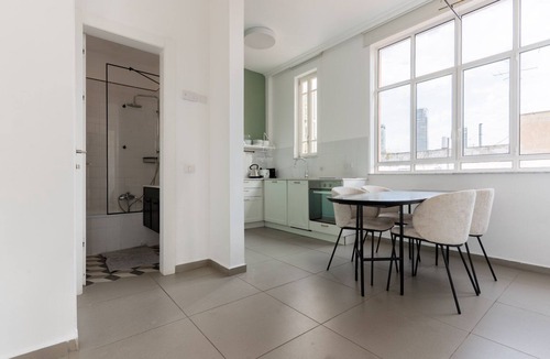 Tel Aviv City Center Apartment | Blueground | Nahalat Byniamin, Exquisite (TLV-58)