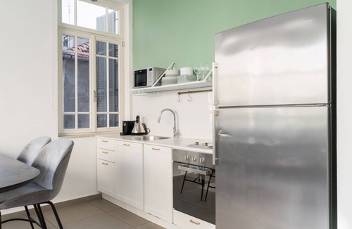Tel Aviv City Center Apartment | Blueground | Nahalat Byniamin, Exquisite (TLV-56)
