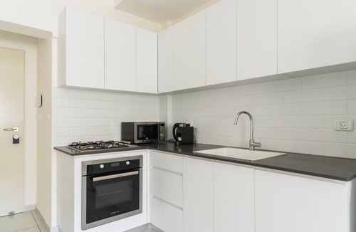 Tel Aviv City Center Apartment | Blueground | Nahalat Bynamin, City view (TLV-63)