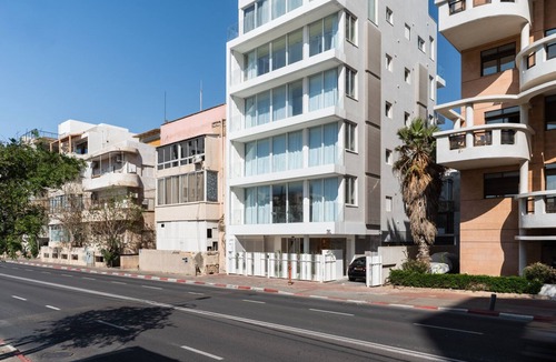 Old North Apartment | Blueground | Tel Aviv Port, High End , Balcony (TLV-73)