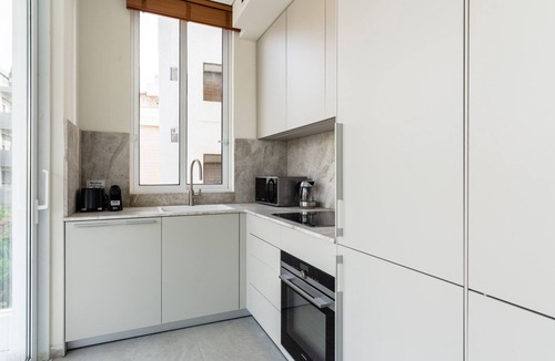 Old North Apartment | Blueground | Tel Aviv Port, High End , Balcony (TLV-75)