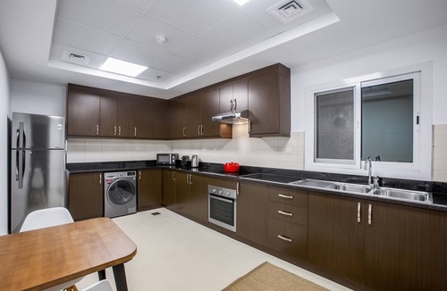 Trade Center Apartment | Blueground | Trade Centre 1, pool, nr Dubai Mall
