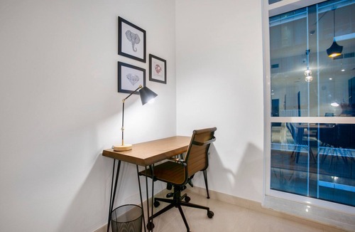 Trade Center Apartment | Blueground | Trade Centre 1, pool, nr Dubai Mall