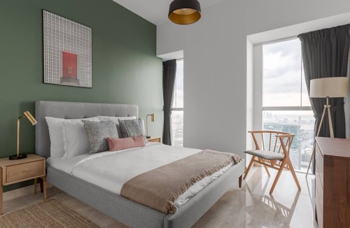 Trade Center Apartment | Blueground | Trade Centre 1, pool, nr Dubai Mall