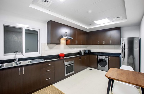 Trade Center Apartment | Blueground | Trade Centre 1, pool, nr Dubai Mall