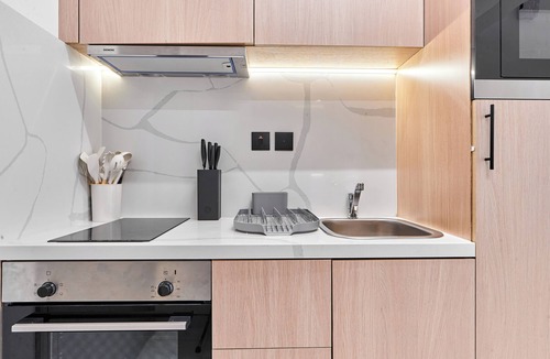 Downtown Dubai Apartment | bnbme - Burj Al Nujoom - Studio