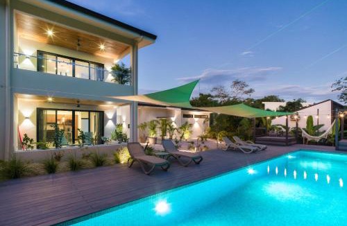 Playa Langosta Apartment | Bo Jungle - Steps to Tamarindo Beach - Surf Pool 1