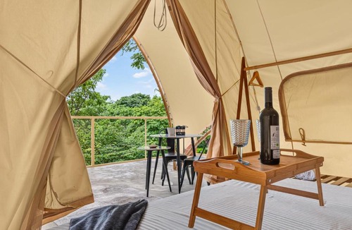 La Cruz Other | Boutique Safari #1