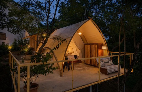 La Cruz Other | Boutique Safari #2
