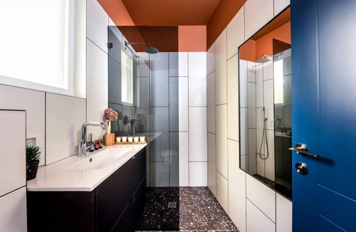 Florentin Apartment | Brand New Bauhaus Living with Balcony and a Roof Top 13