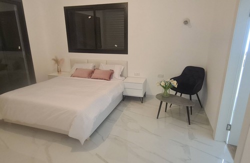 Bror Hayil Villa | Brand new Luxurious Villa + Pool - 20 min from the beach!