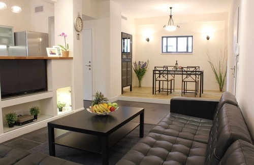 Tel Aviv City Center Apartment | Brand New Renovated 2BR Apt, Sleeps 5