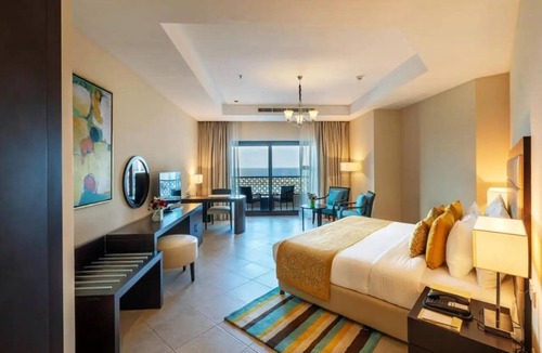 Al-Fujairah Hotel | Breathtaking Oceanfront Views from a Relaxing Balcony Room Stay