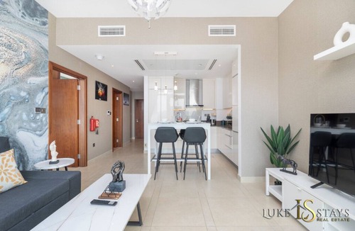 Jumeirah Beach Residence Apartment | Breathtaking Views: Holiday Home in Marina Gate