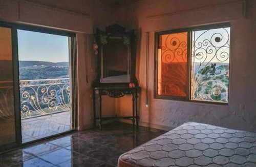 Jerash House | Breeze House