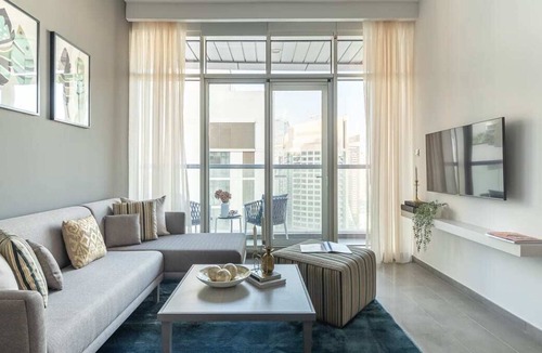 Jumeirah Beach Residence Apartment | Bright 1BR Apartment with Amazing Marina Views