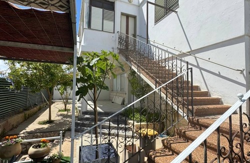 Daliyat al-Karmel Apartment | Bright 2‑Bedroom Near Cafés, Shops & Stadium – Ideal Base for Exploring Haifa.