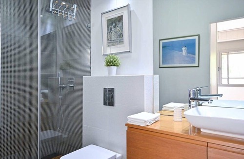 Old North Apartment | Bright 2BR Apartment in Amsterdam st by HolyGuest