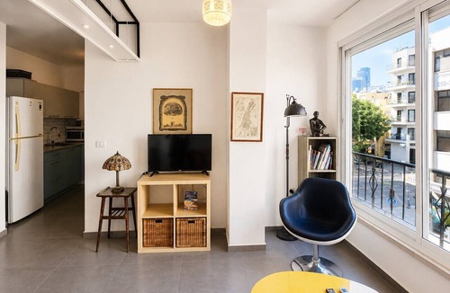 Florentin Apartment | Bright 2BR in Hype Neighborhood by FeelHome