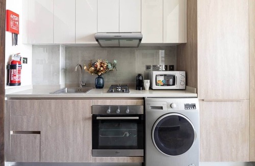 Dubai Apartment | Bright and Stylish Studio near DWC Airport!