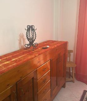 Village Road Apartment | Bright apartment with sea and airport views Mubarak 2