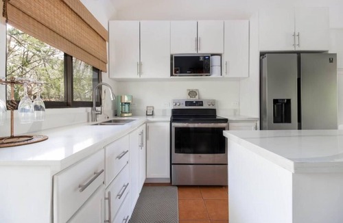 Playa Ocotal Condo | Bright & Beautiful 2 Bed, 2 Bath condo w King Bed, AC & 7 pools-Coco Beach, CR