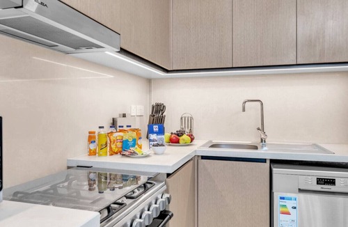 Downtown Dubai Apartment | Bright & Spacious 2BR in Paramount Business Bay
