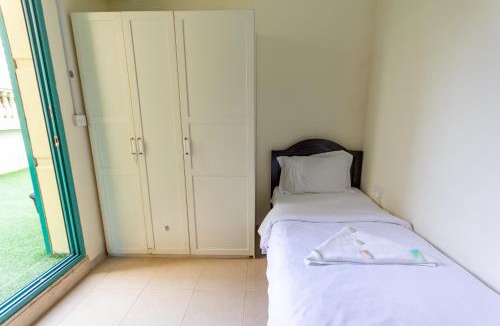Dubai Apartment | Budget Rooms With Private Bathroom for 'girls' only in Dubai, Marina