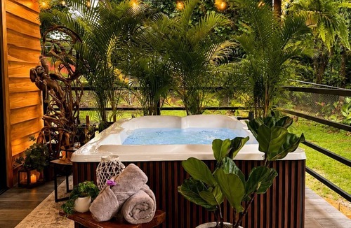 La Fortuna Cottage | Cabaña privada con jacuzzi en La Fortuna, Cerca del Volcan Arenal y Catarata.