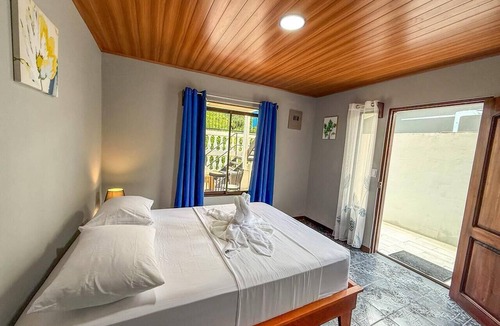 Tortuguero Hotel | Cabinas Jacana Tortuguero