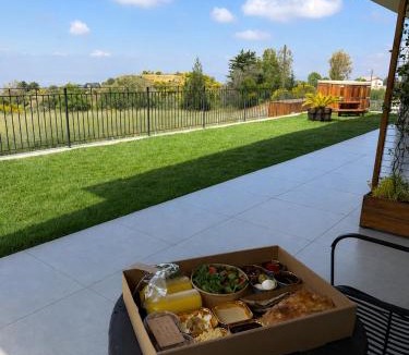 Bruchim Qela' Alon House | Calma Hermon Guest Rooms