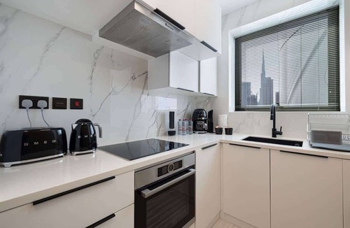 Business Bay Apartment | Canal Vista, Luxury 2BR in Business Bay