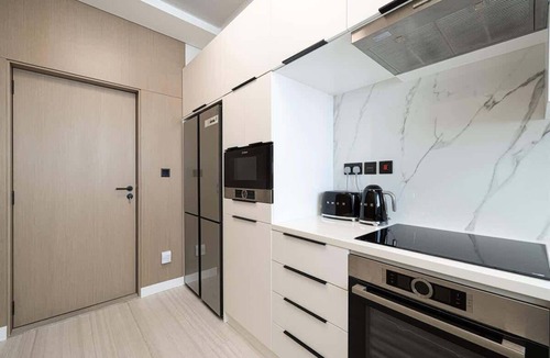 Business Bay Apartment | Canal Vista, Luxury 2BR in Business Bay