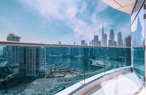 Business Bay Apartment | Canal Vista, Luxury 2BR in Business Bay