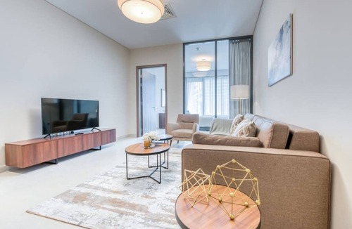Business Bay Apartment | Captivating 1BR with Concierge and Luxurious Amenities