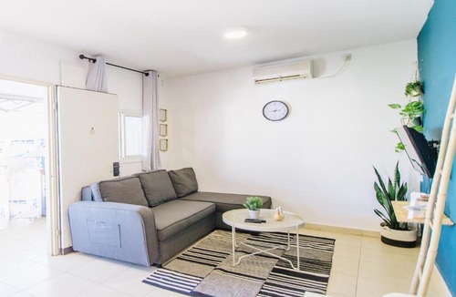 Kerem HaTeimanim Apartment | Carmel Market Apartments - by Comfort Zone TLV