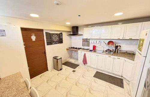 Jabal Al-Hussein Hostel | Carob Hostel