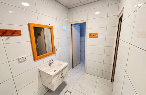 Jabal Al-Hussein Hostel | Carob Hostel